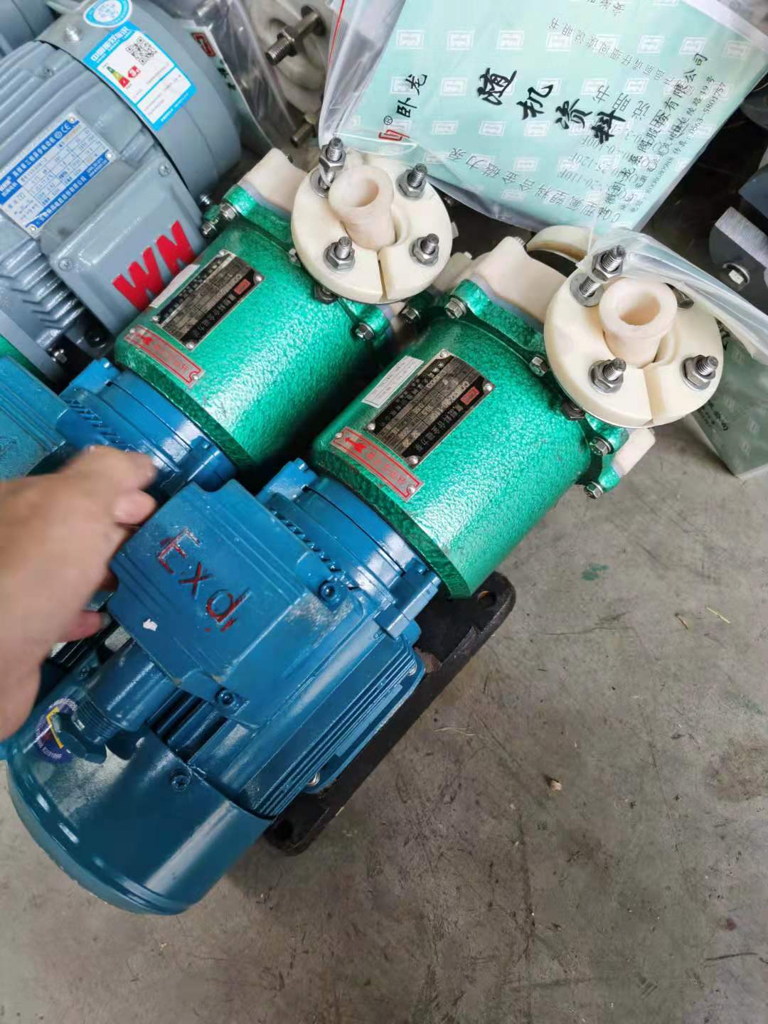 氟塑料离心泵 卧龙泵阀 耐腐蚀耐酸碱高强度 氟塑材质
