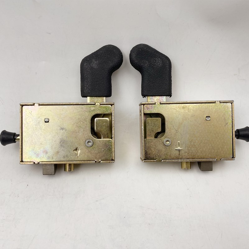 电动三轮车车门锁封闭四轮车全蓬车内门锁板锁块锁体反锁金彭包邮