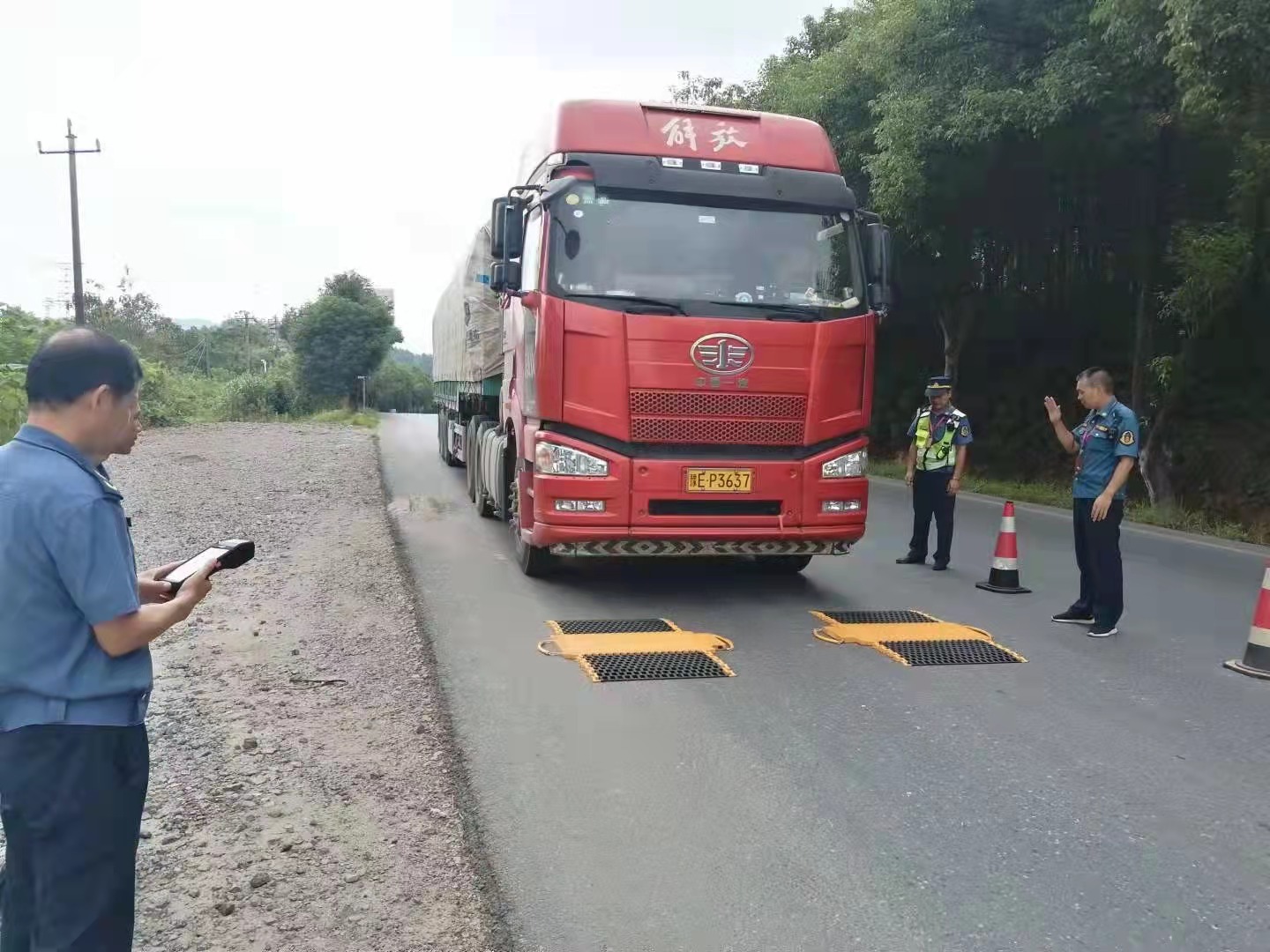 便携式无线超载检测仪 公路治超仪 超限检测移动式汽车衡 汽车超载检测小地磅