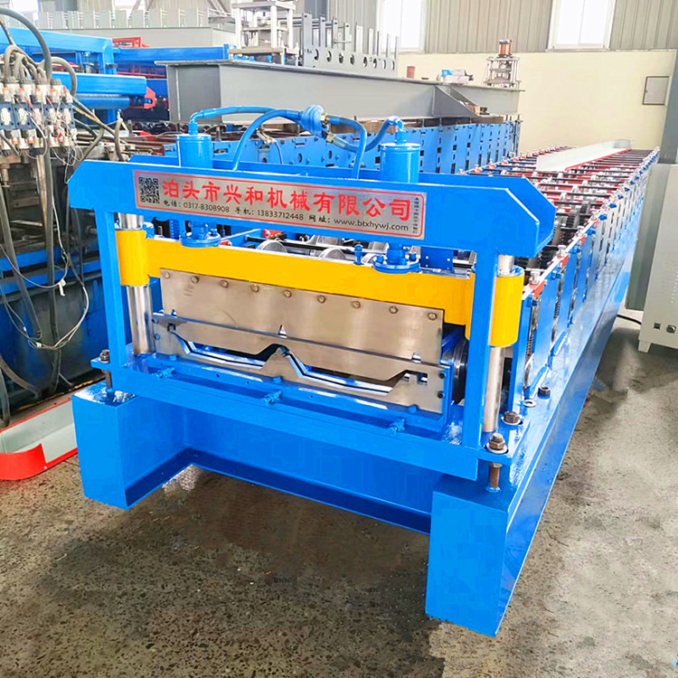 820 Colored Steel Tile Pressing Machine High Altitude Angle Chi Equipment Steel Structure Large Span Factory Building Colored Steel Plate Making