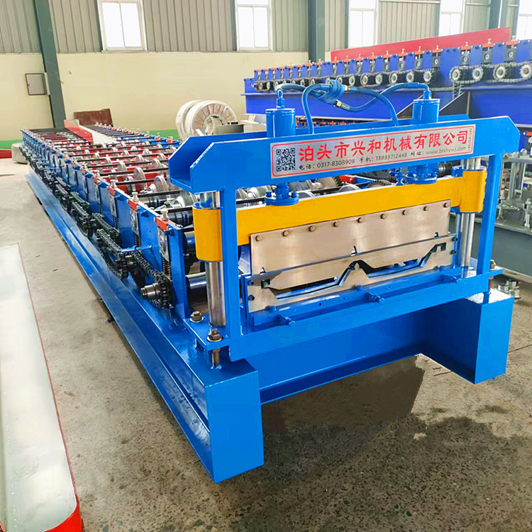 820 Colored Steel Tile Pressing Machine High Altitude Angle Chi Equipment Steel Structure Large Span Factory Building Colored Steel Plate Making