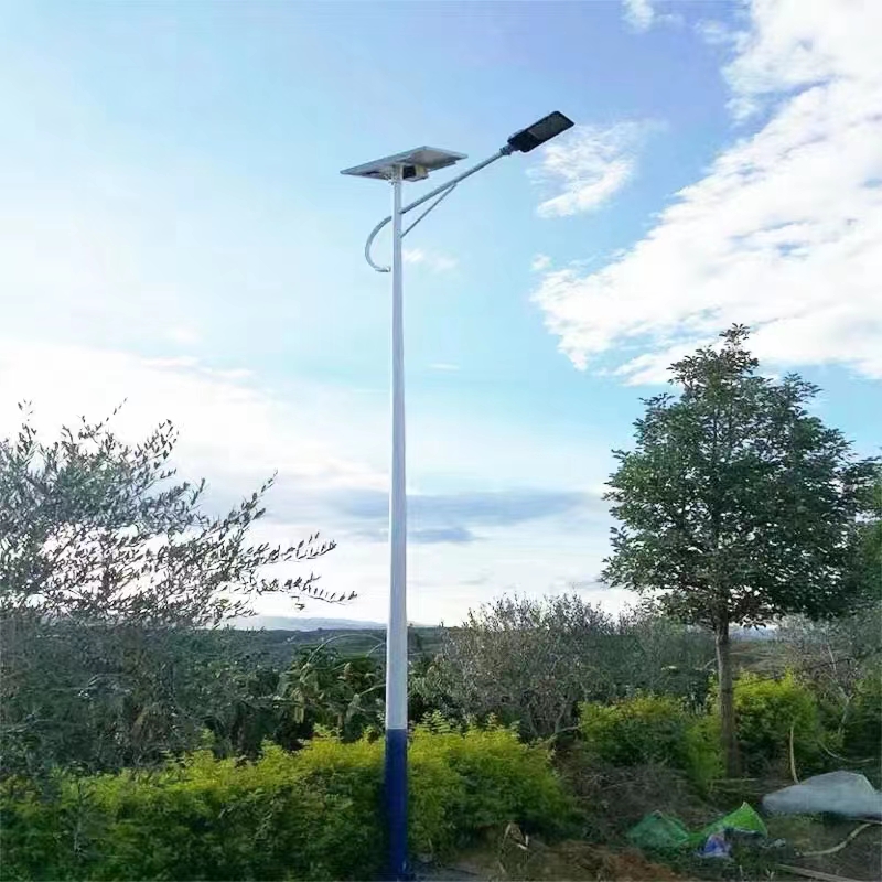 Xinyonghong Rural LED Cantilever Solar Street Lamp 6-meter High Smart Road Lighting for Residential Areas