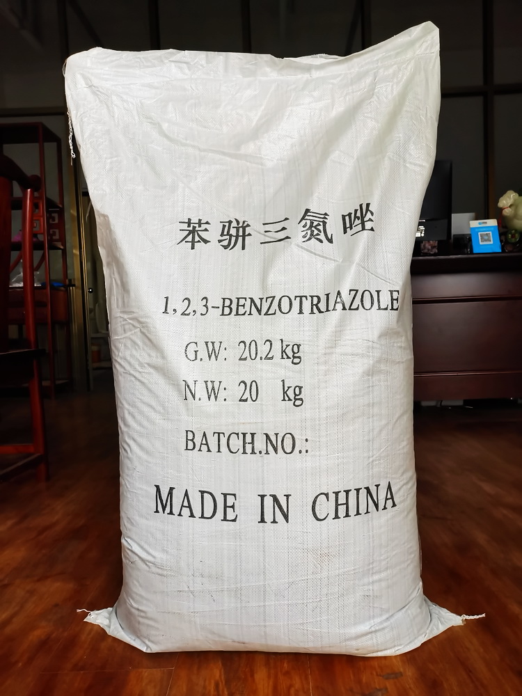 Water soluble benzotriazole national standard rust inhibitor T706 white needle shaped antifreeze gold pickling corrosion inhibitor