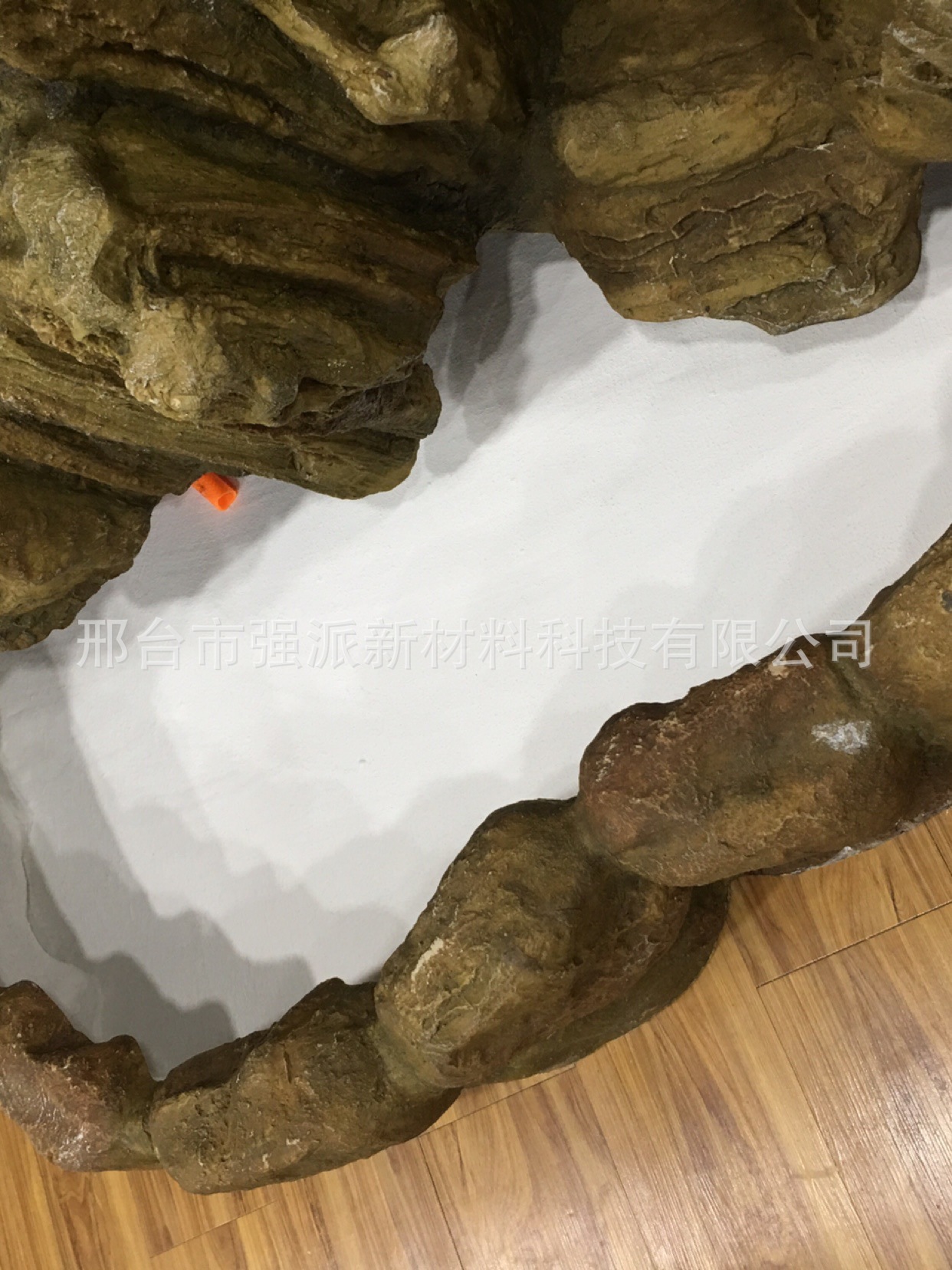 Colorful fish pond paint, koi fish pond white waterproof paint, aquaculture pond paint, epoxy resin fish pond white waterproof paint