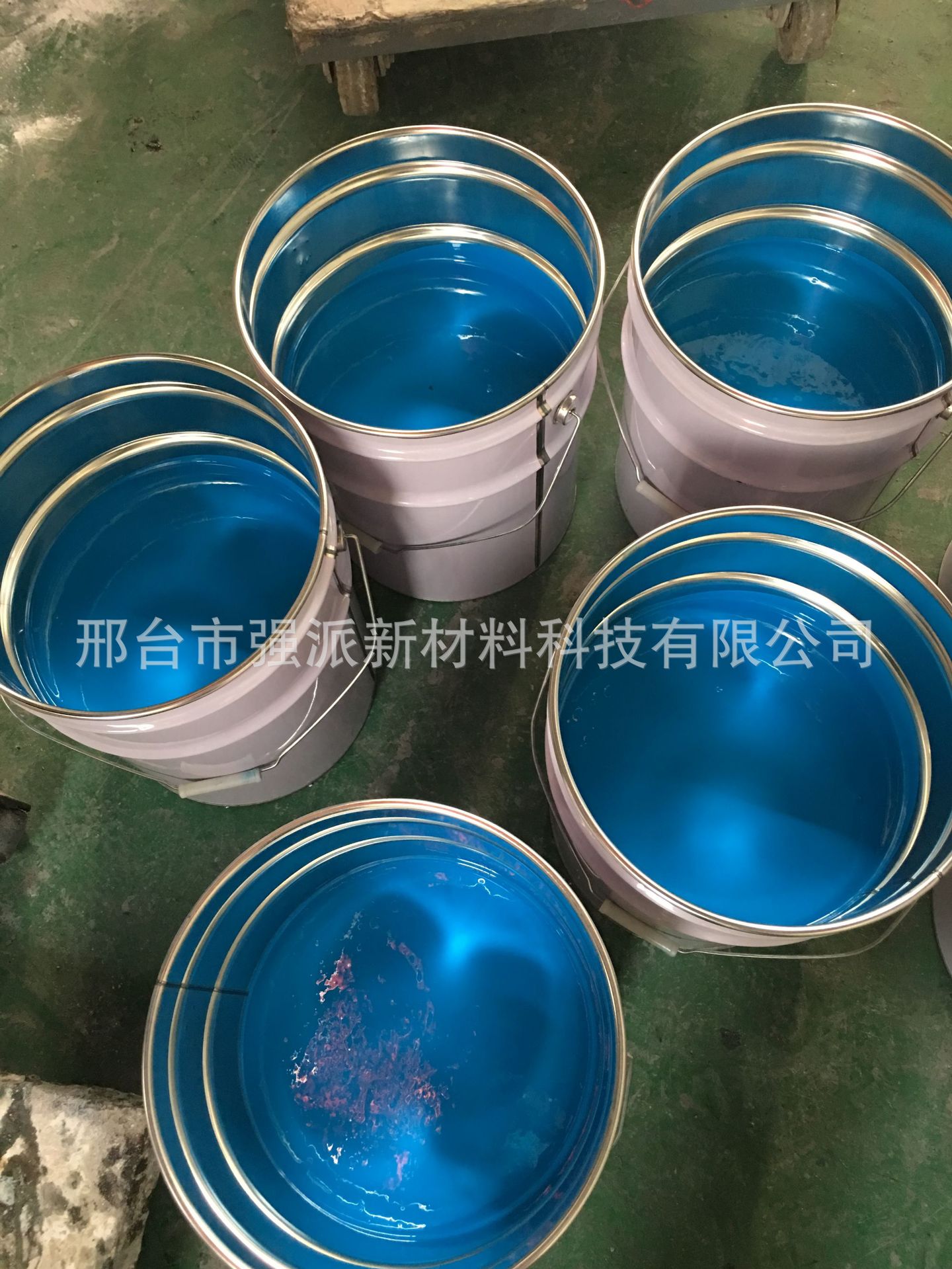 Self built fish pond waterproof paint Outdoor fish pond epoxy resin paint Koi fish pond paint Price ornamental fish pond waterproof paint