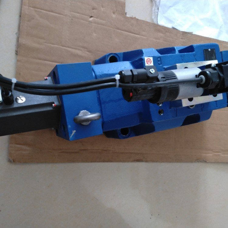 优势供应rexroth力士乐4WRTE35E1000L-4X/6EG24K31/F1M比例阀