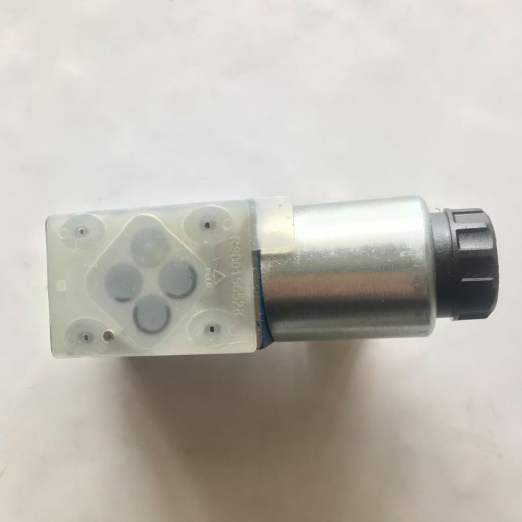 原装REXROTH力士乐4WE6RB6X/EG24N9K4换向电磁阀