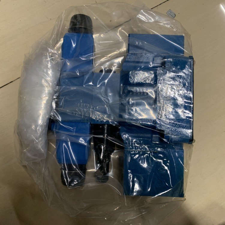 伊顿比例方向控制阀KBDG5V 7 33C170N X H M1 PE7威格士Vickers