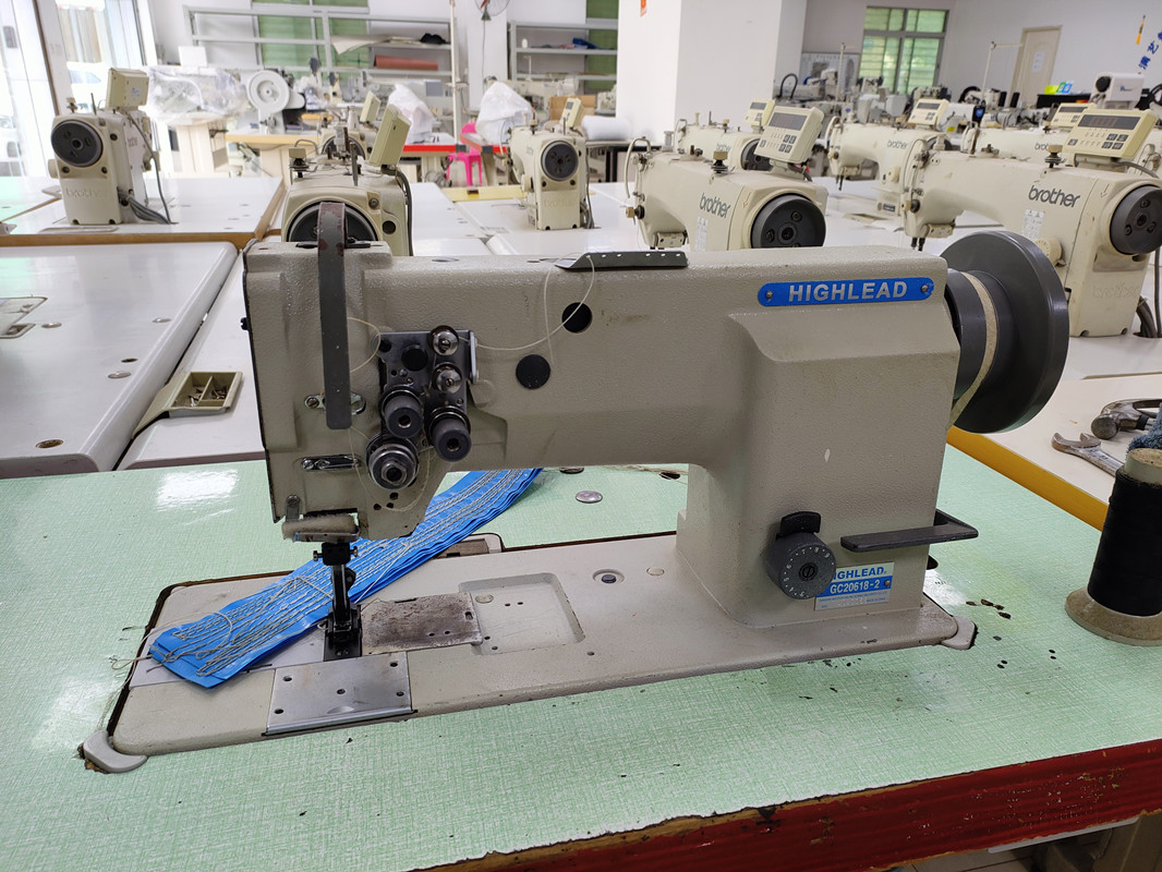 Second hand Hailing brand GC20618-2 double needle synchronous car foot mat leather thick material sewing machine