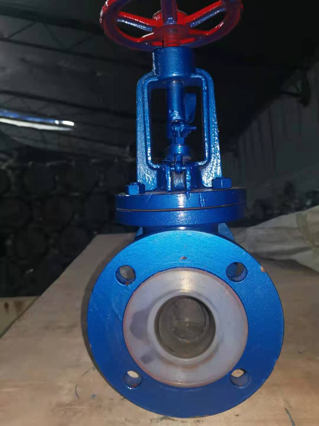 PTFE lined flange globe valve J41F46-16C carbon steel chemical acid and alkali resistant valve