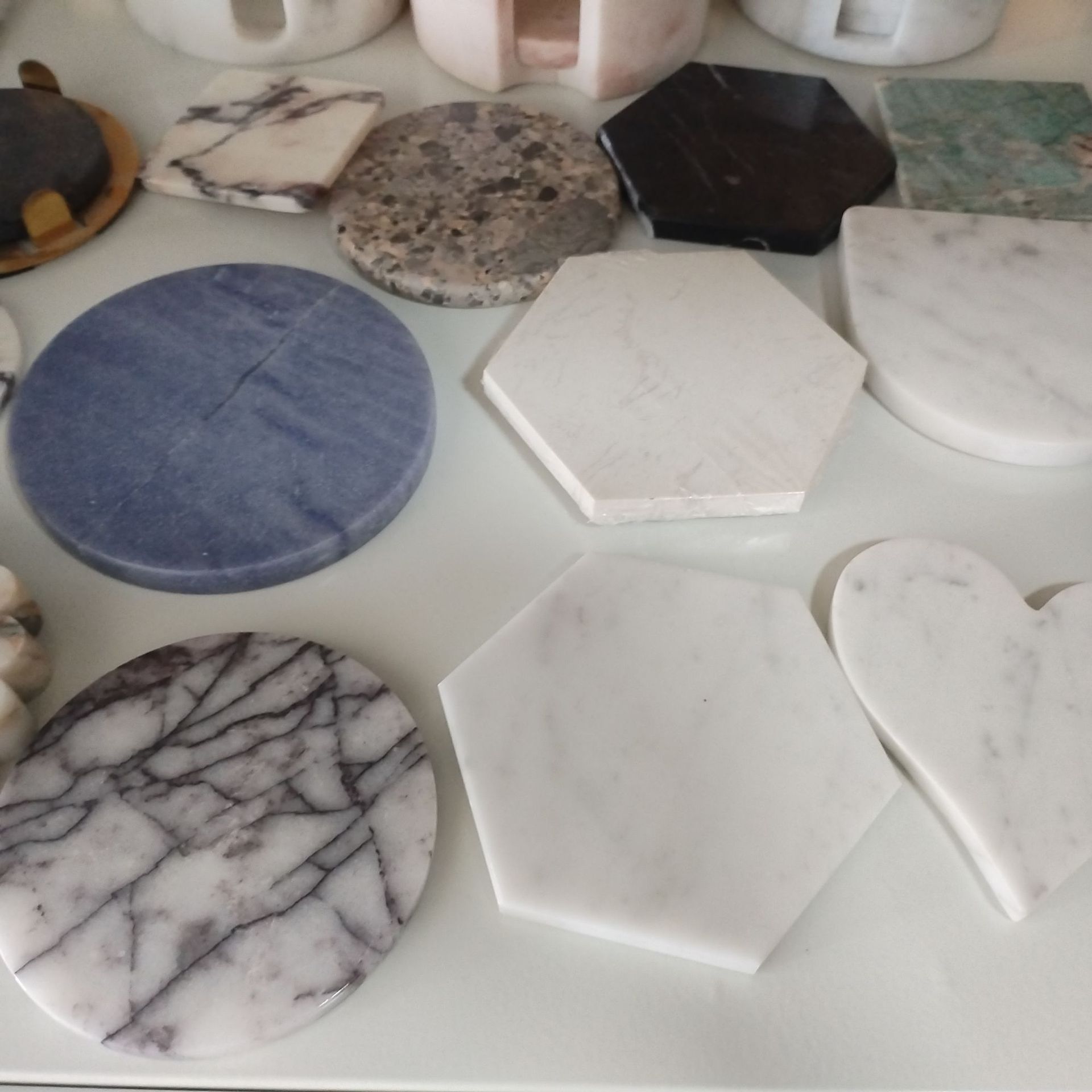 Natural marble coaster, hotel universal tea cup creative pad, heat-resistant circular anti-skid bowl pad, customized processing