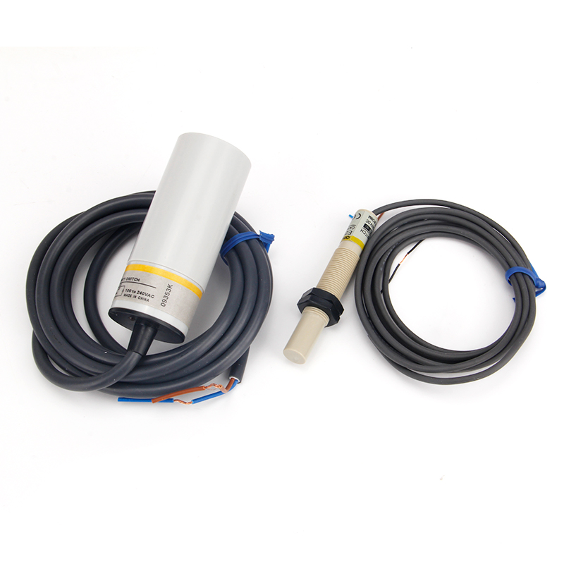 欧姆龙 全新电容式接近开关 E2K-C25MY1 E2K-C25MF E2K-C25ME1