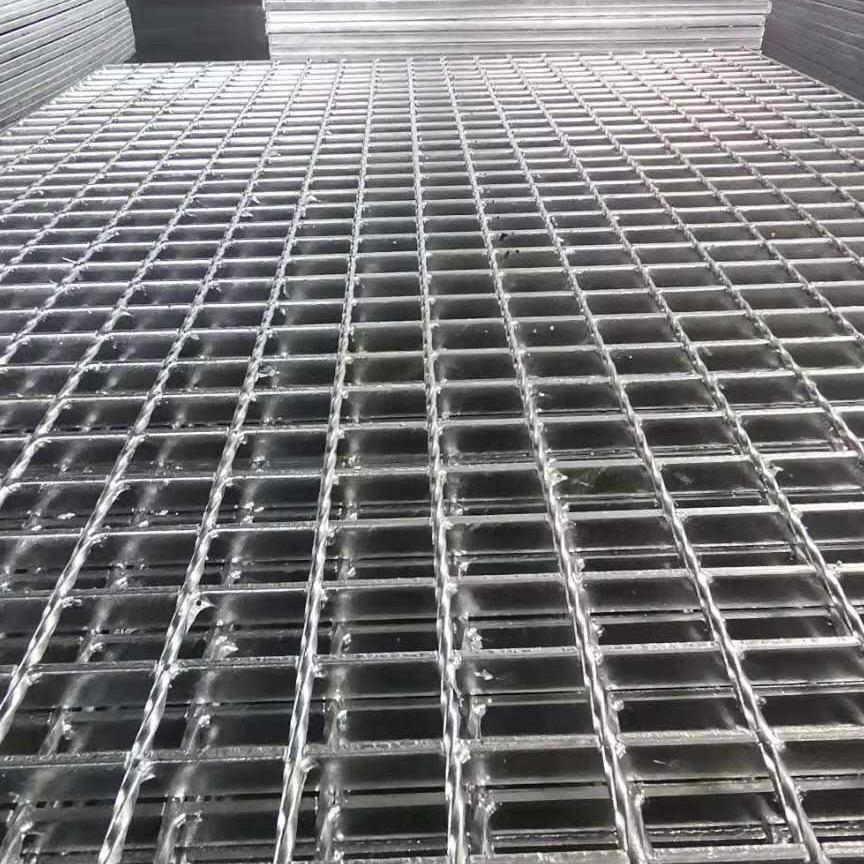 手工焊接钢格板压焊钢格板的区别