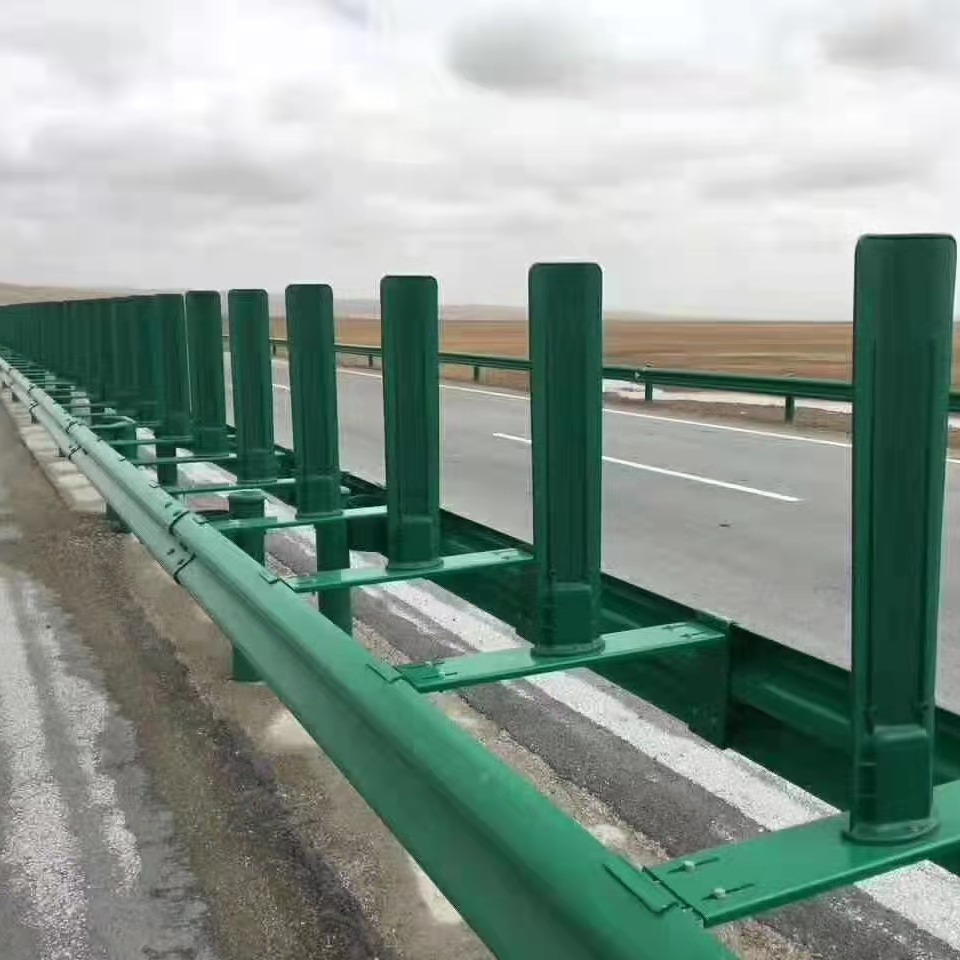 防眩板在道路交通设施中起到的安全作用