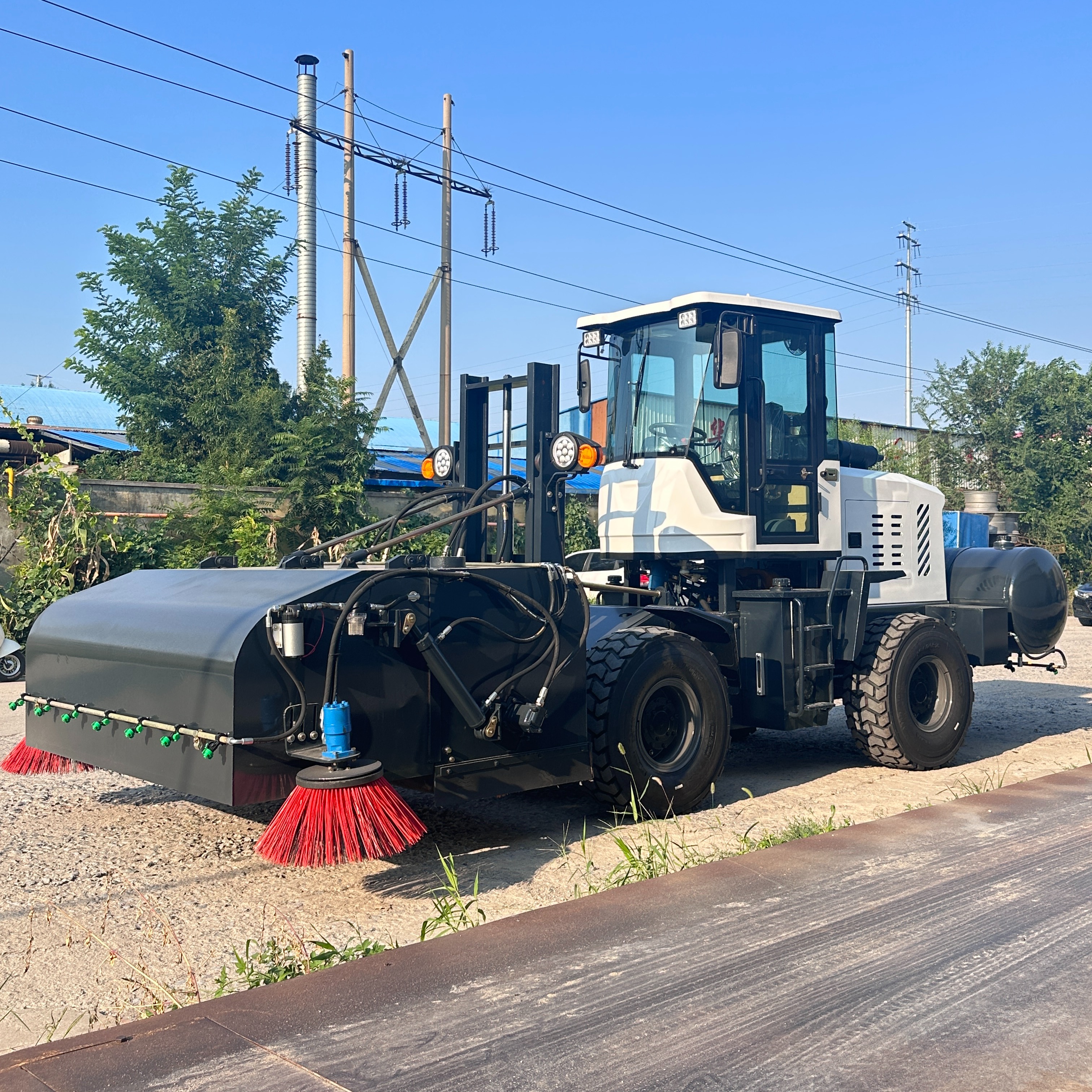 如何检查和保养道路清扫车的液压系统