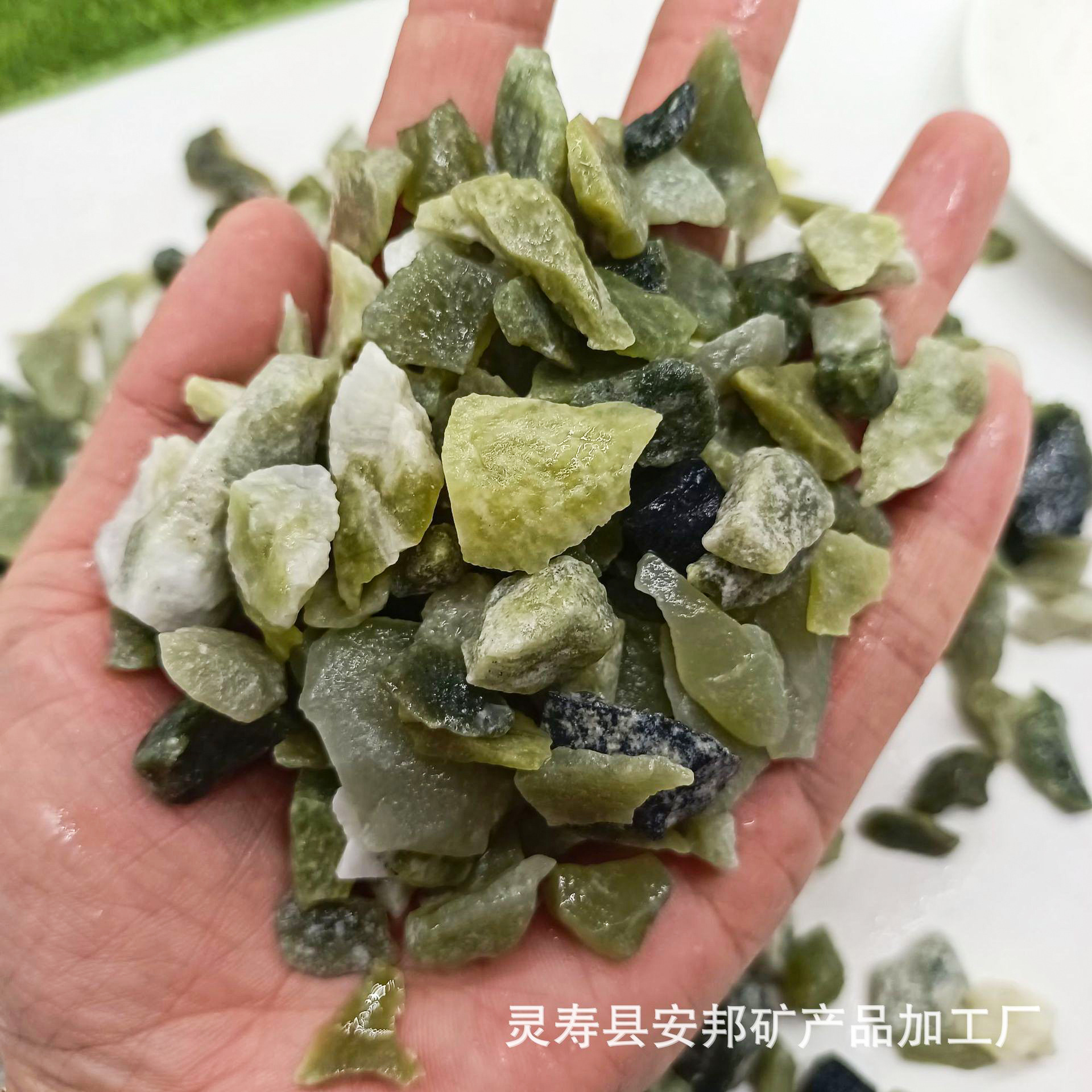 丹东绿石子批发园林铺面丹东绿卵石碎石机制水磨石子绿色水洗石