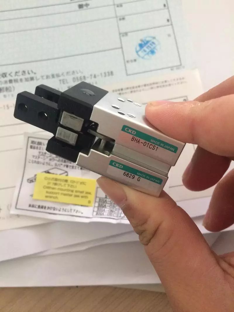 日本CKD手指气缸BHA-01CS1，原装正品，货期35天。