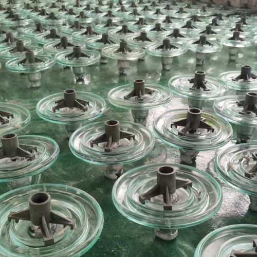 玻璃绝缘子与瓷绝缘子的全面对比分析