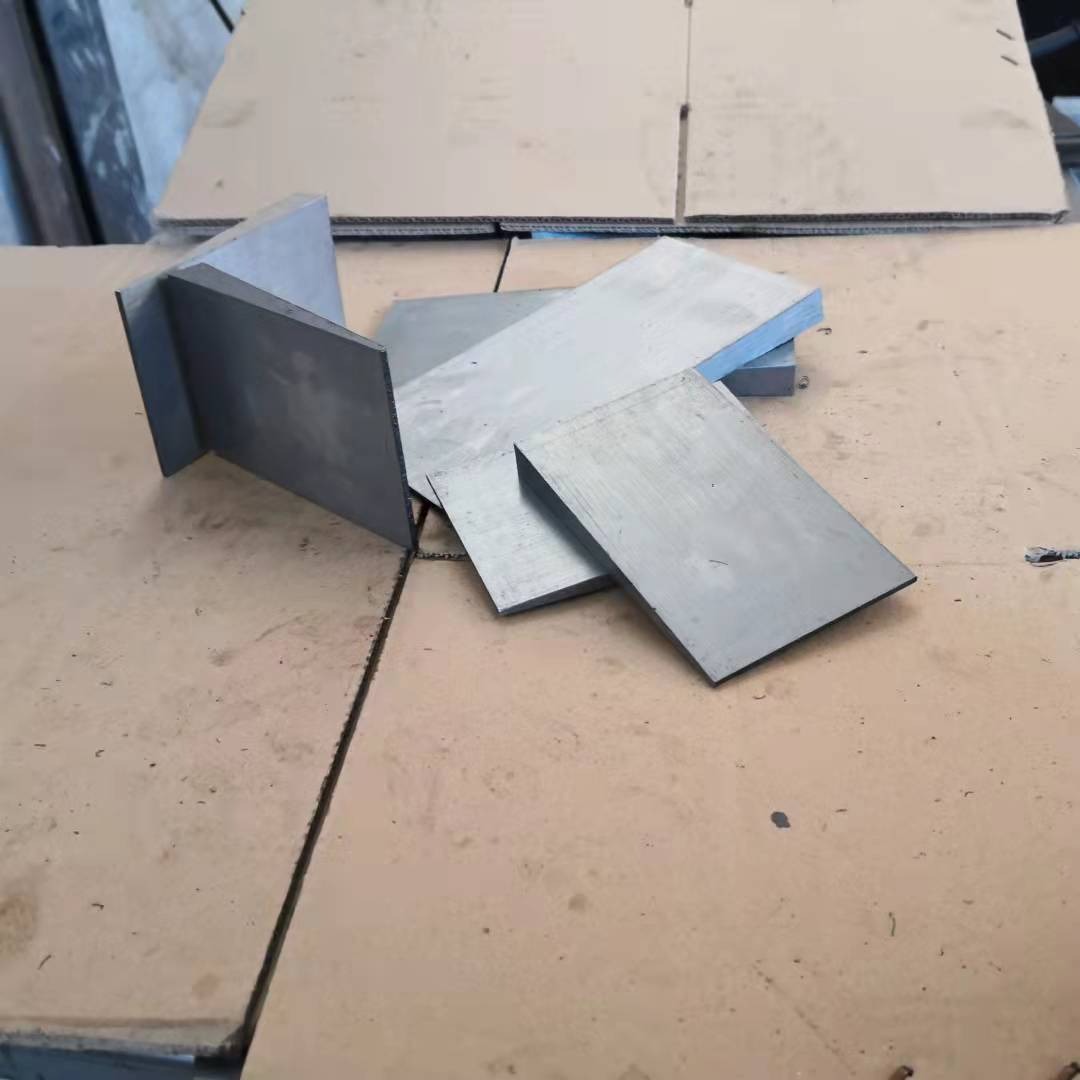 斜垫铁的加工精度和表面质量有何具体要求