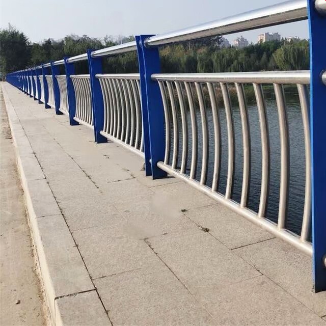 城市桥梁的护栏高度是多少