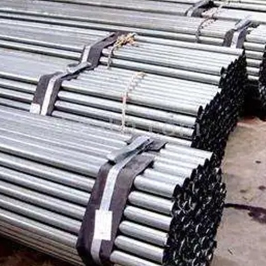 架子管与建筑物之间的安全距离应保持多少